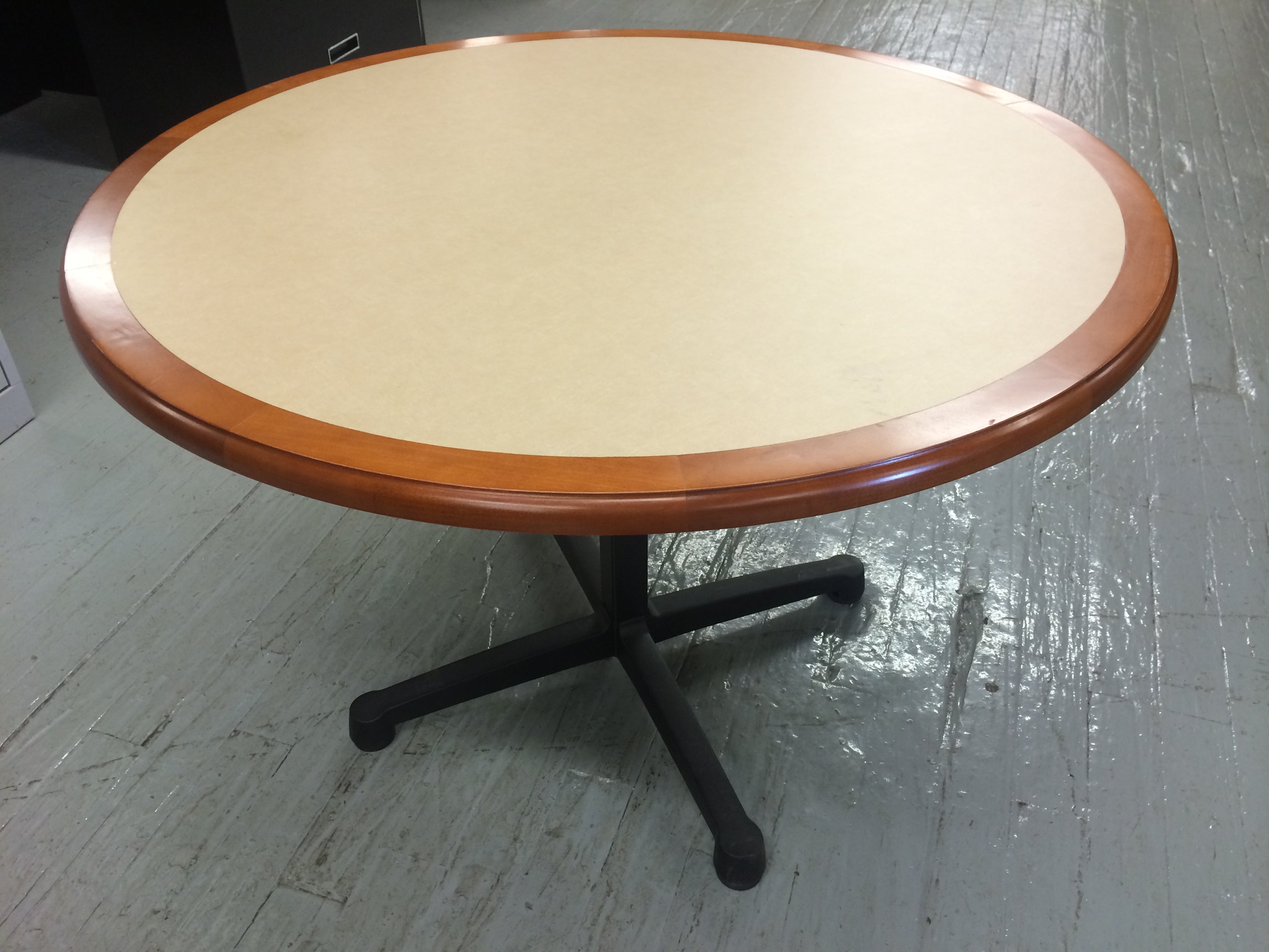 Pre-owned OFS 42″ Round Cafe Table