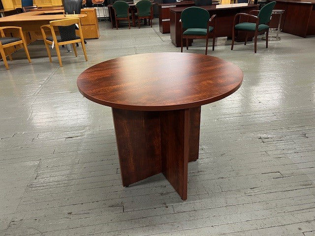 36″ Round Table