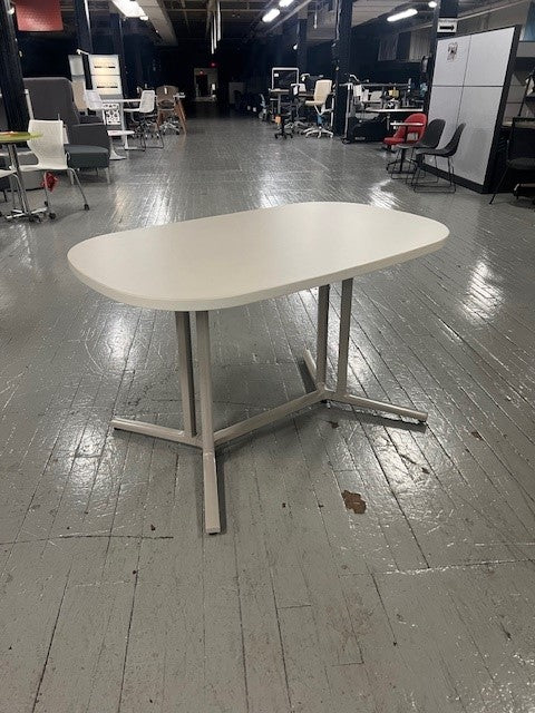 
Everywhere Series Oval Table